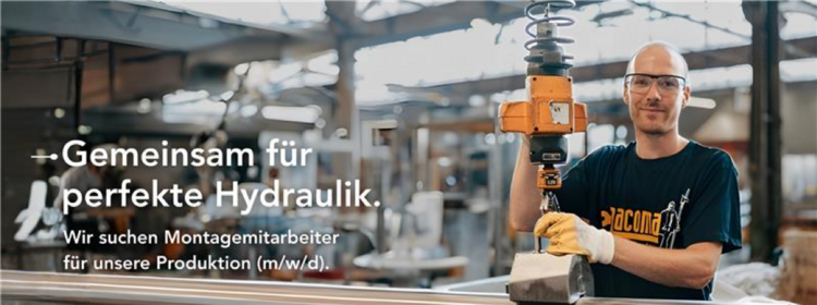 Bild eines Monteurs in der Produktion der Firma Pacoma